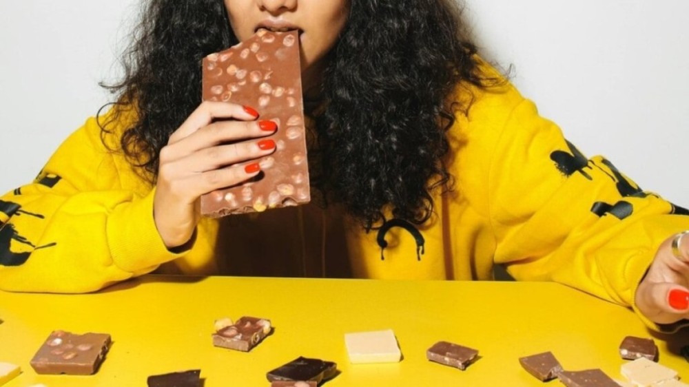 Chocolates ou exercícios: como cada signo enfrenta a TPM