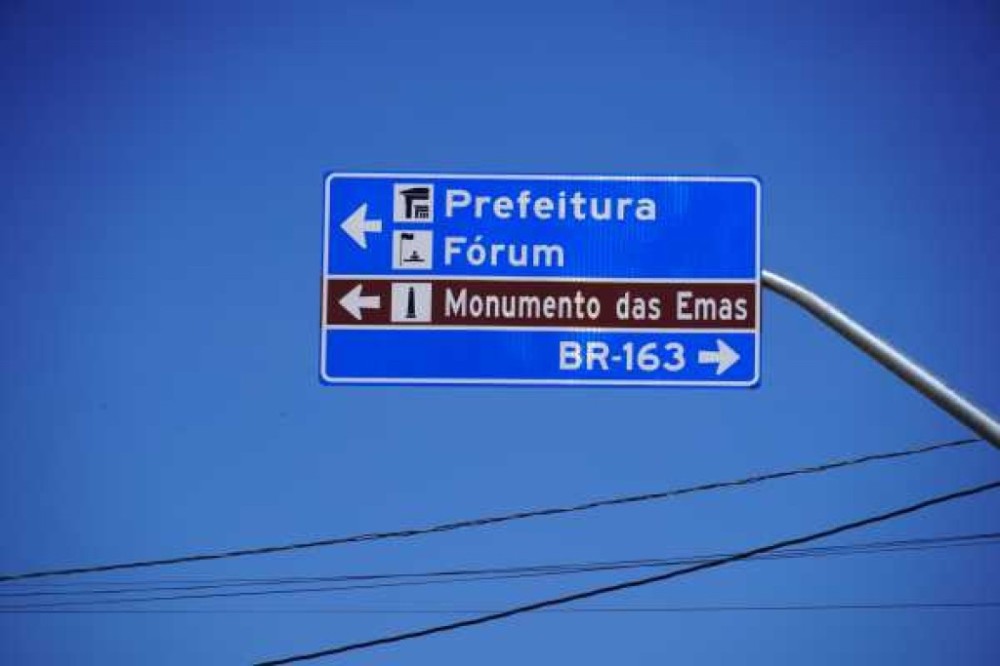 Prefeitura inicia implantação da sinalização turística no município
