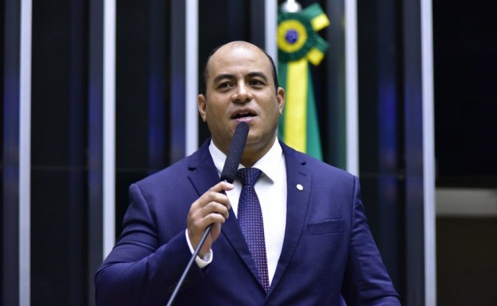 Projeto fixa prazo para INSS analisar documentação de pescador e pagar seguro-defeso