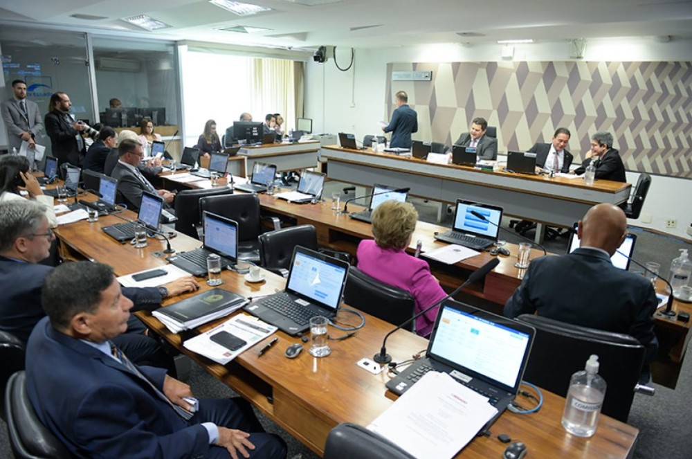 Tratamento hormonal voluntário de preso por crime sexual vai à Câmara