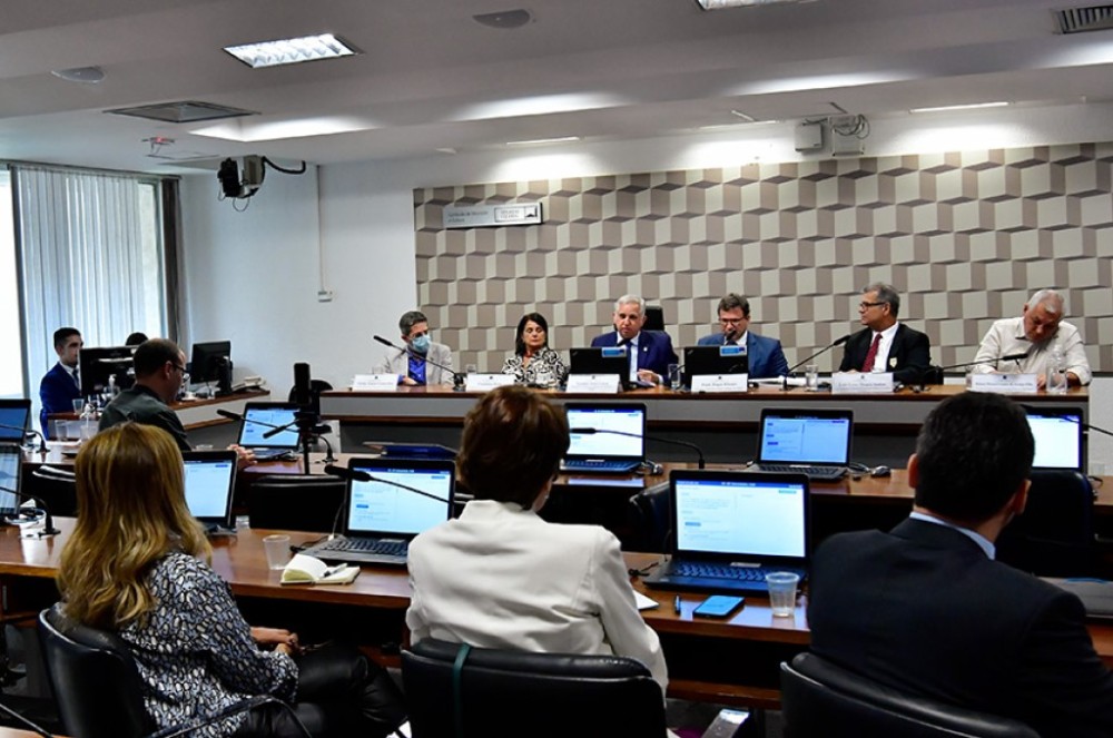 Especialistas defendem inclusão de educação financeira no currículo escolar