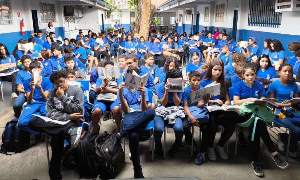 Nosso Judiciário visita Escola Estadual Salim Nadaf e leva palestra sobre o funcionamento da Justiça