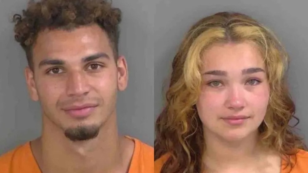 Polícia flagra casal transando em píer e mulher foge pulando na água