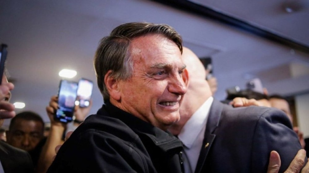 Bolsonaro aprova taxação de compras de até US$ 50