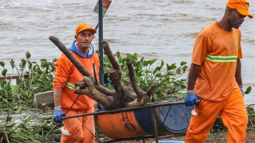 Rio Guaíba, em Porto Alegre, fica abaixo da cota de inundação pela primeirz vez