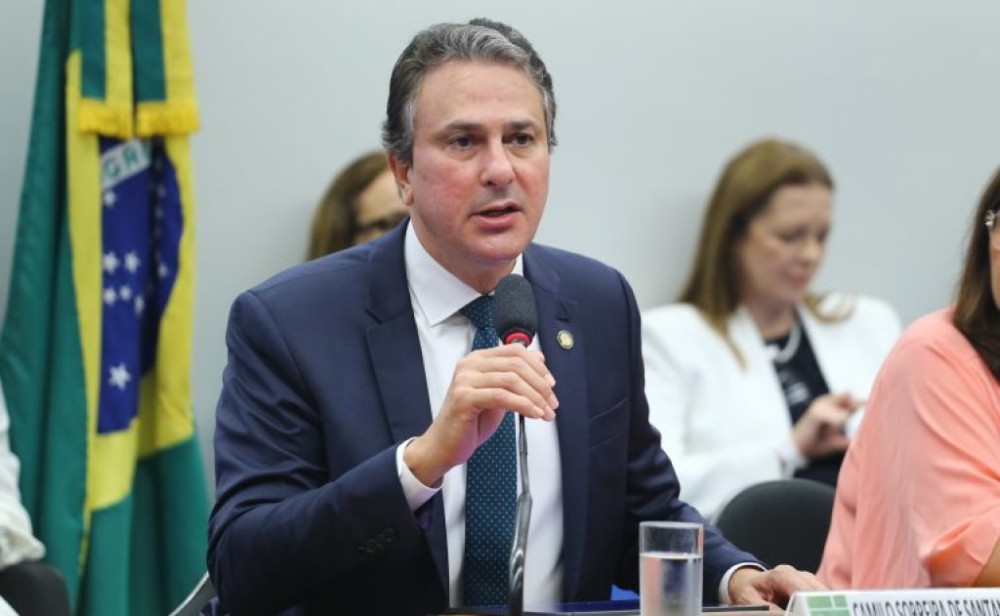 Ministro da Educação vem à Câmara falar sobre greve, cortes de verbas e obras paradas no setor