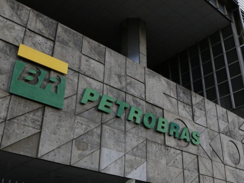 Crédito em análise no Congresso permitirá investimentos da Petrobras no exterior