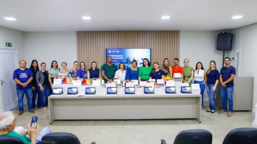 Executivo e Legislativo investem mais de R$ 390 mil na compra de tablets e livros para a Educação