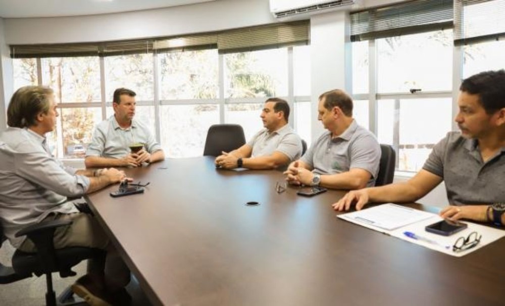Prefeitura firma convênio com Associação de Produtores para asfaltar 5 quilômetros da Estrada Sodema