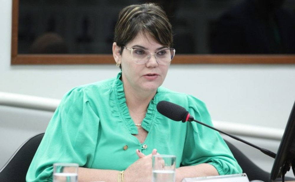 Comissão aprova projeto que torna obrigatória contratação de vigilantes mulheres pelos bancos