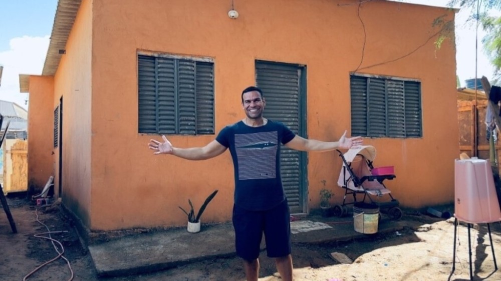 Lar da Bondade: o projeto do MC brasiliense que leva moradia popular às periferias do DF