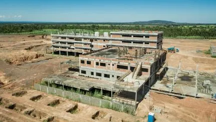 Obra do novo Hospital Júlio Müller chega a 67% de execução