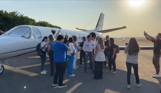 Quase 90% dos internautas são contra o uso de aviões do Estado em campanhas políticas Primeira-dama de Mato Grosso, Virginia Mendes, usou avião do Estado em campanha política