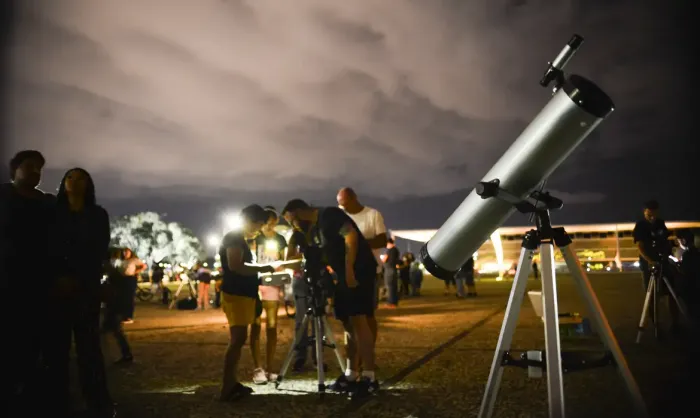 Cometa que passará perto da Terra poderá ser visto no BrasilMaior aproximação ocorrerá no próximo dia 13